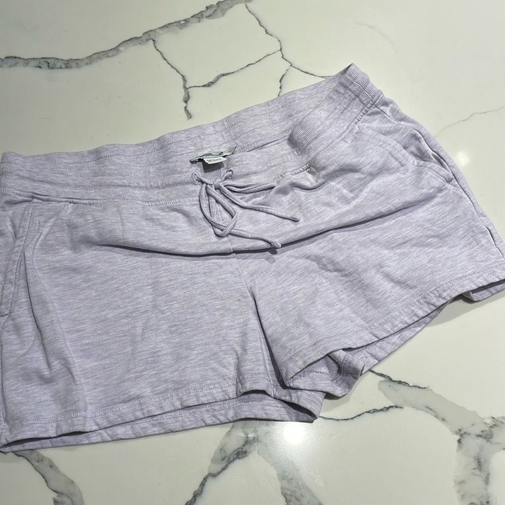 Vineyard Vines Shorts - L